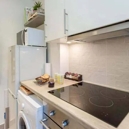 Charming With Eiffel Tower Views In Pariss 15th Appartamento