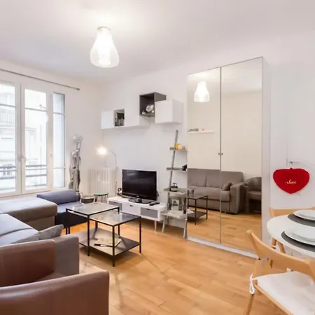 Charming With Eiffel Tower Views In Pariss 15th Appartamento *