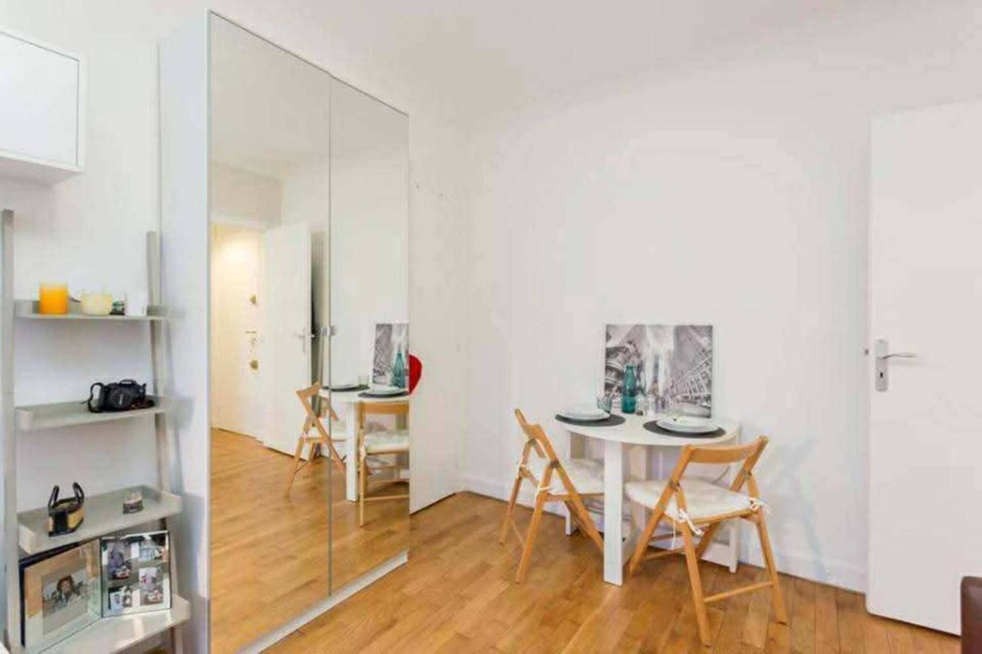Charming With Eiffel Tower Views In Pariss 15th Apartment