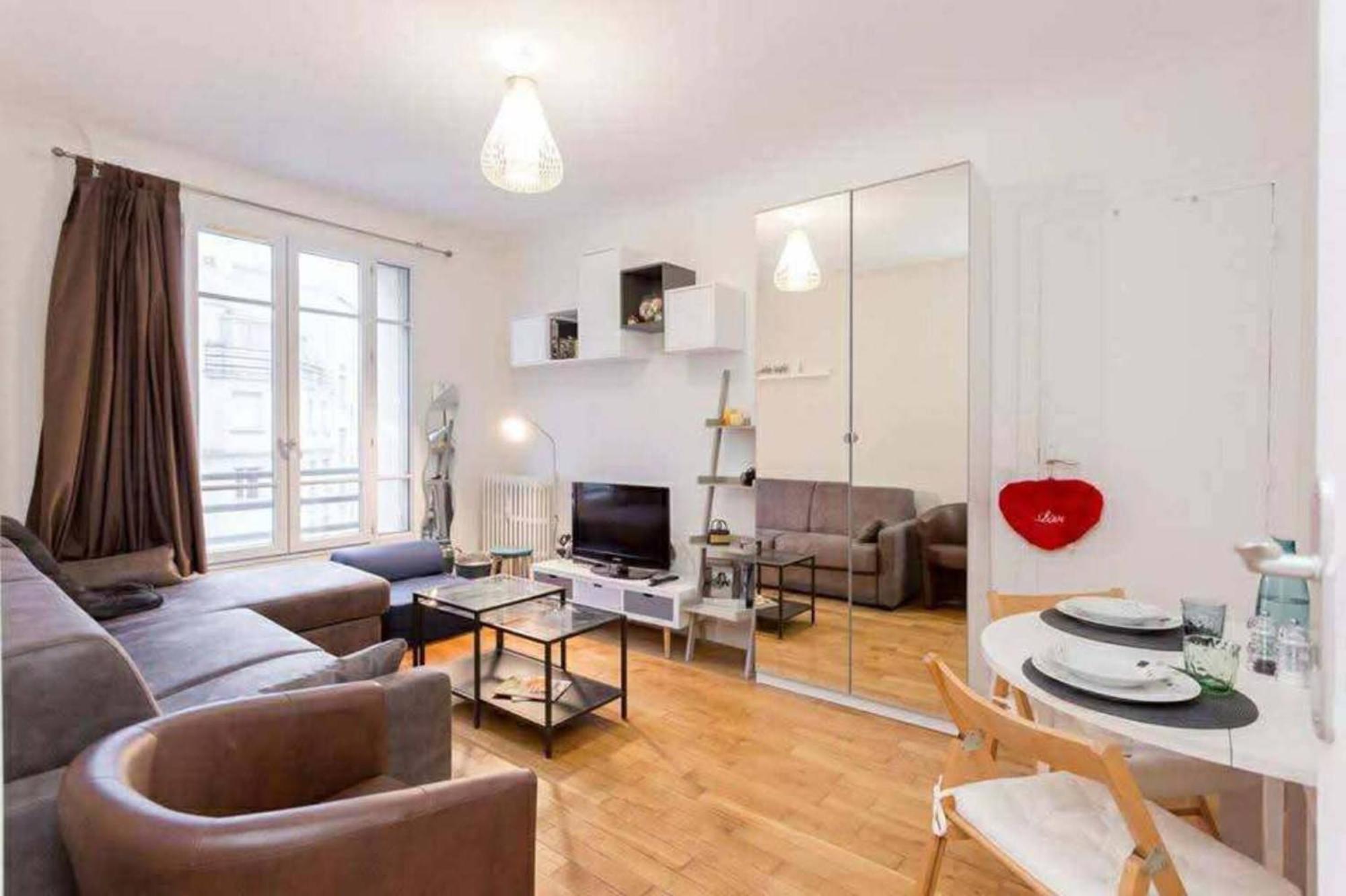 Charming With Eiffel Tower Views In Pariss 15th *