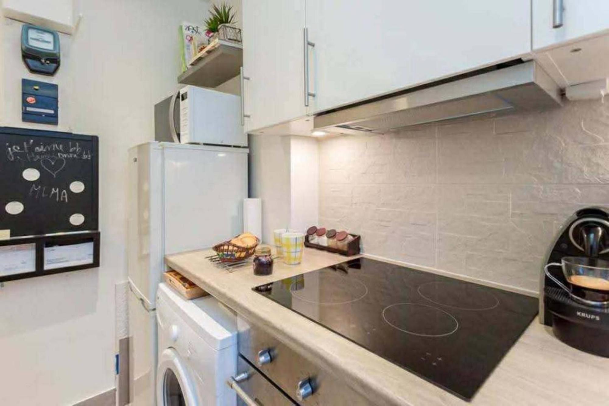 Charming With Eiffel Tower Views In Pariss 15th Appartamento